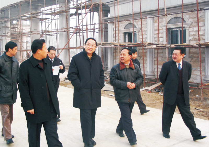 2005年1月14日，中共中央政治局委员、湖北省委书记俞正声来公司调研
